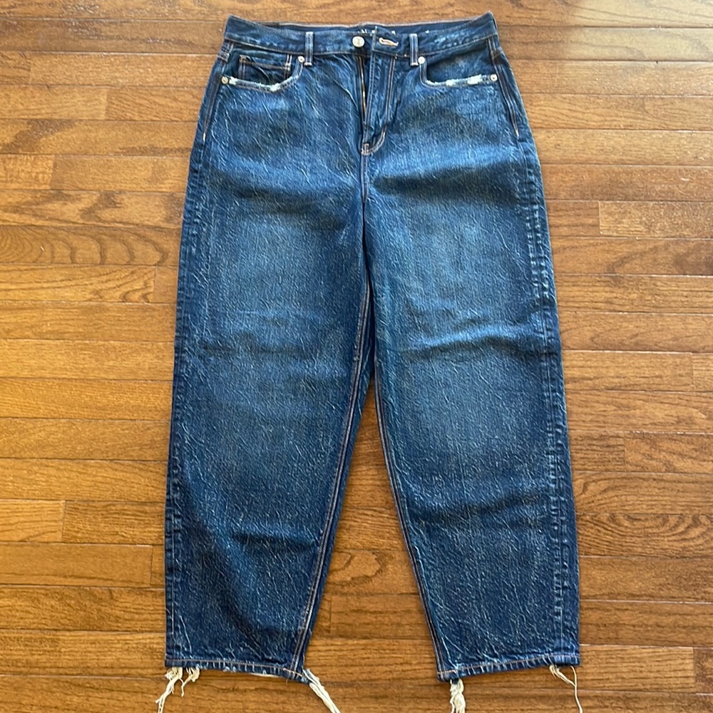American Eagle Wide Leg Distressed Jeans Size 8 Short - Never Worn